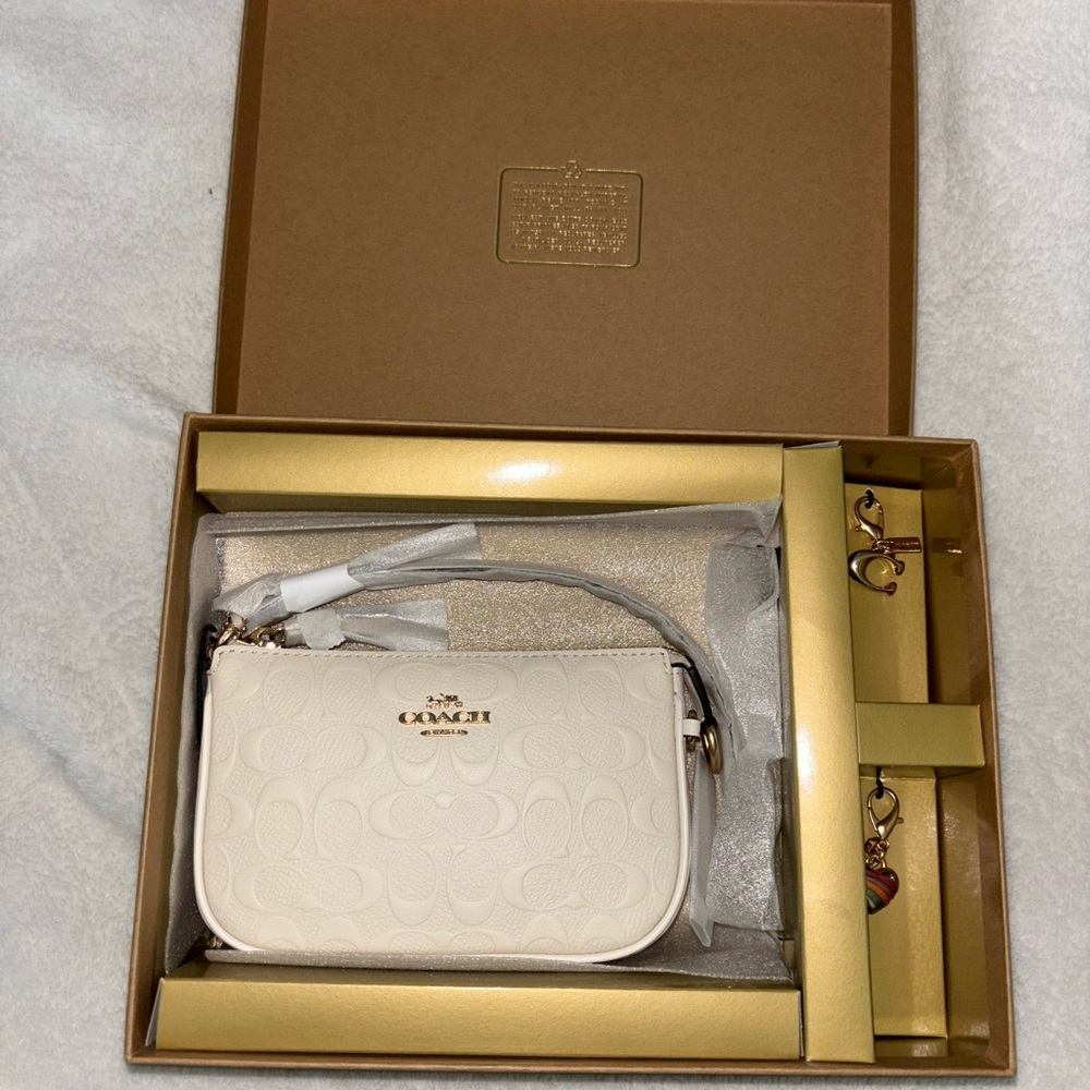 Brand new Coach nolita 15